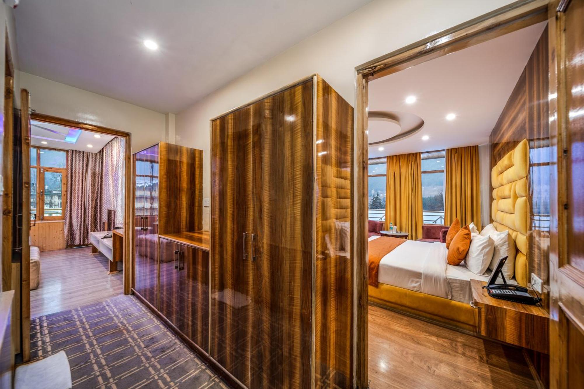 Hotel West Western #neartomallroad #gym #lawn #playingzone #pooltable #kidsfriendly #mountainview #tabletennis #familyfriendly #privateparking