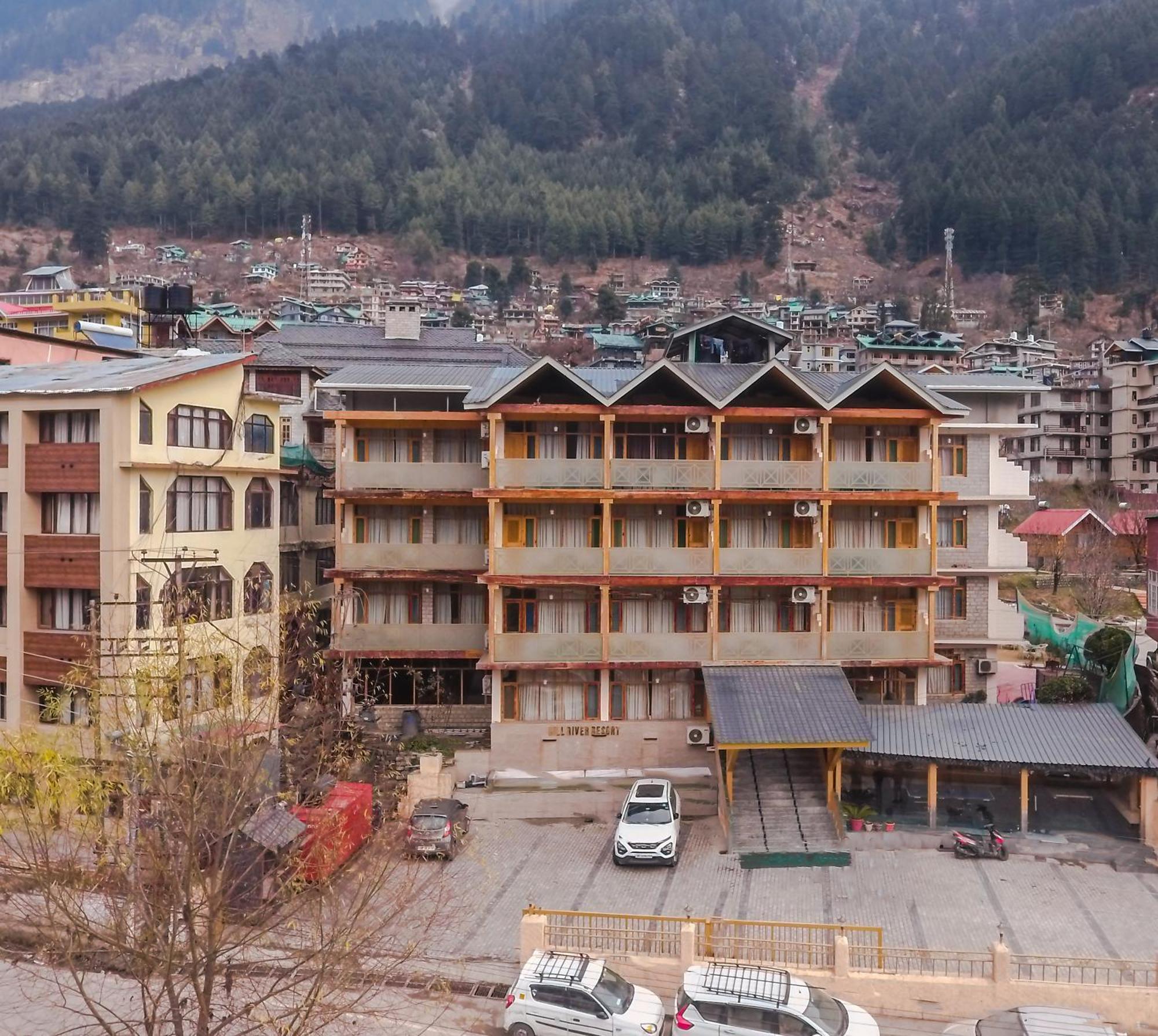 Hotel West Western #neartomallroad #gym #lawn #playingzone #pooltable #kidsfriendly #mountainview #tabletennis #familyfriendly #privateparking 4*